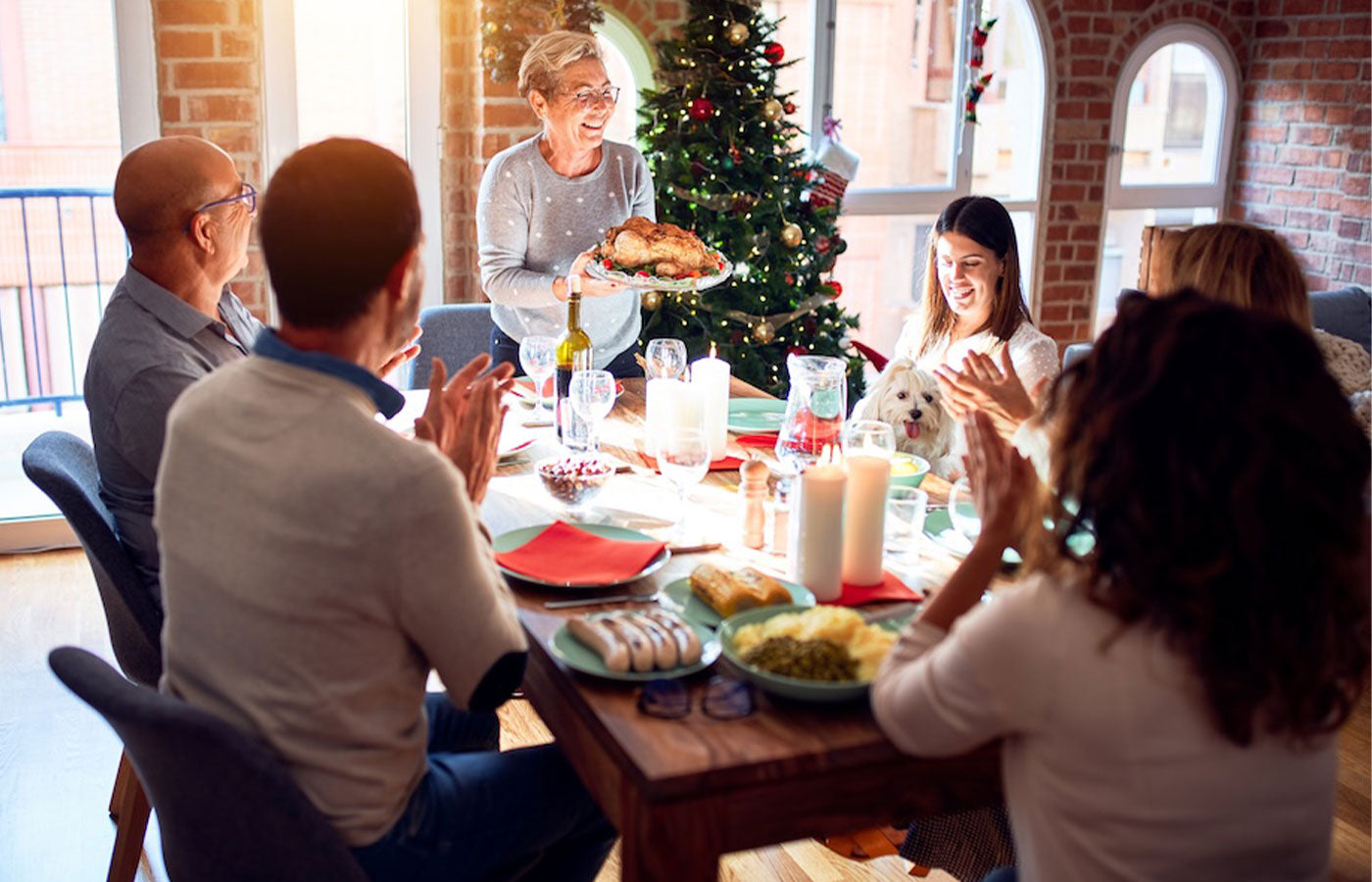 Family-Holiday-Dinner-Shopify-Media