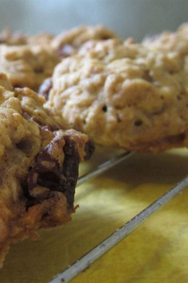 Oatmeal-Raisin-Cookie-Right