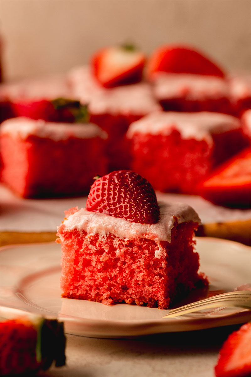 Strawberry-Cake-on-Plate-in-Focus